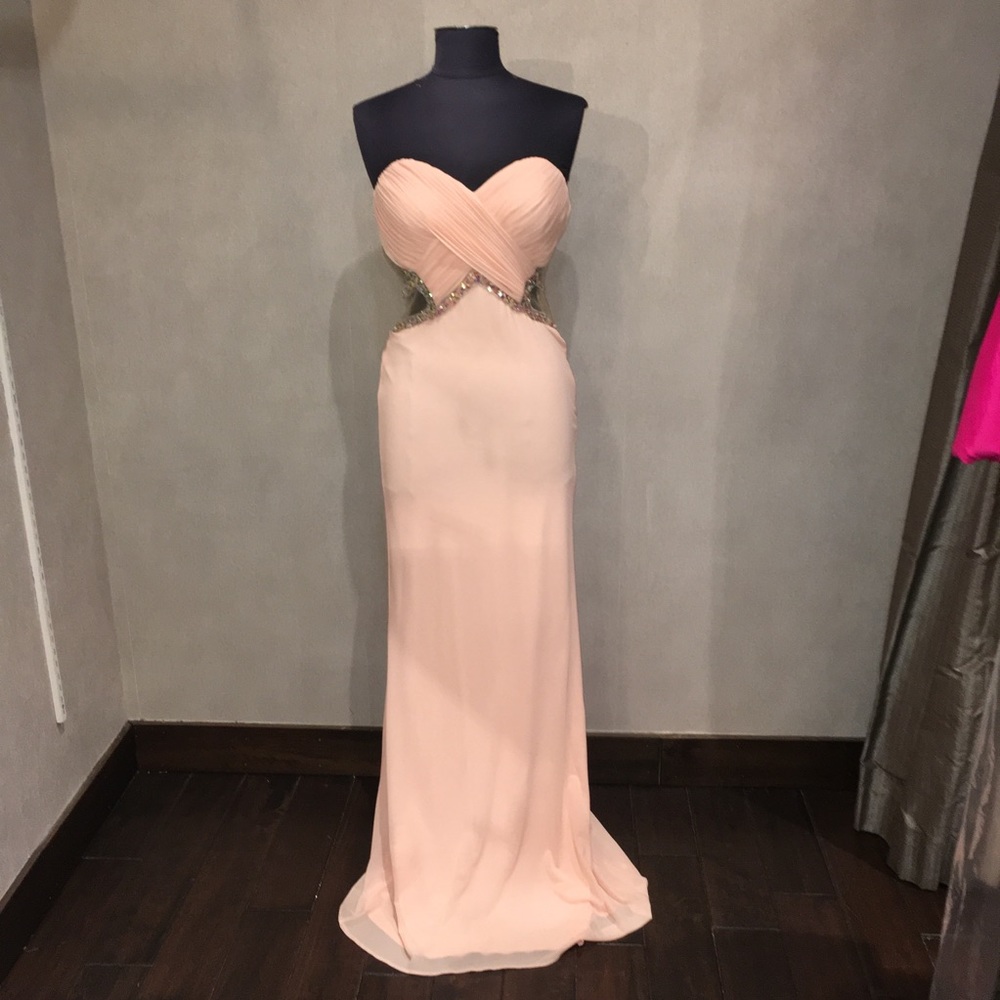 Faviana Size 6 Gown